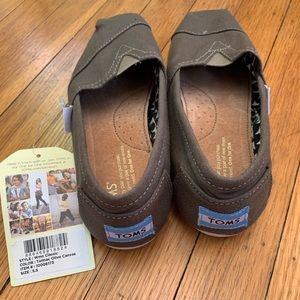 Toms slip ons
